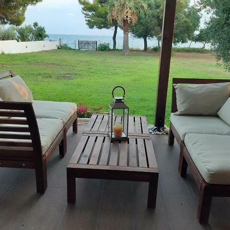 Seafront Villa Joan Nea Skioni Esterno foto