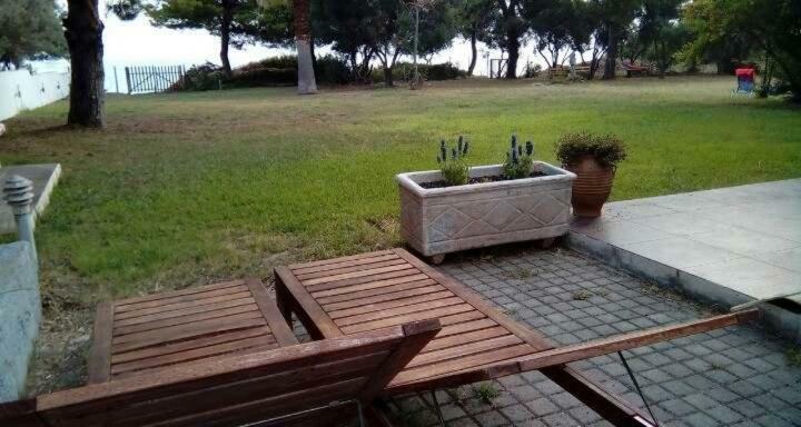 Seafront Villa Joan Nea Skioni Esterno foto