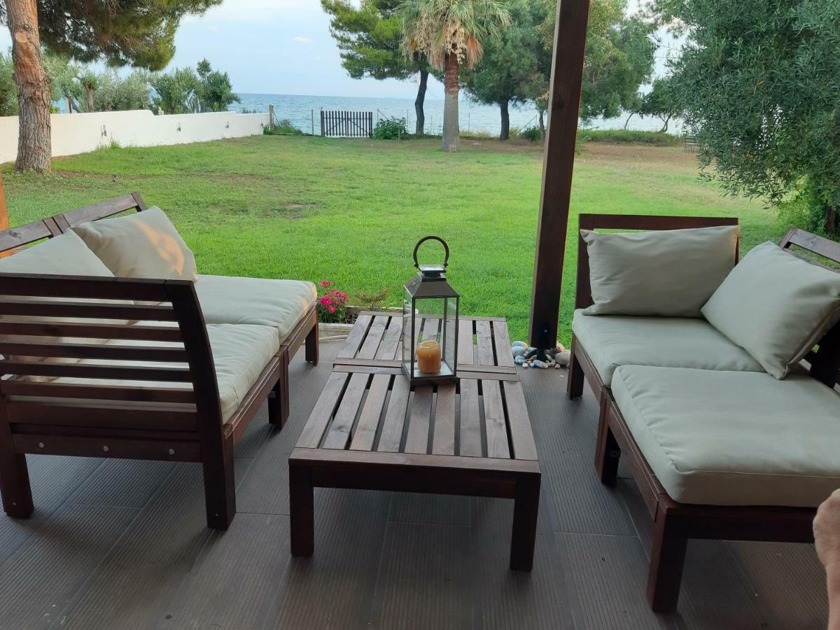 Seafront Villa Joan Nea Skioni Esterno foto